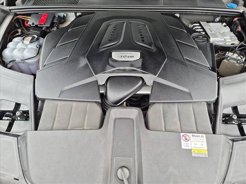 Used 2023 Porsche Cayenne AWD/4WD image 24