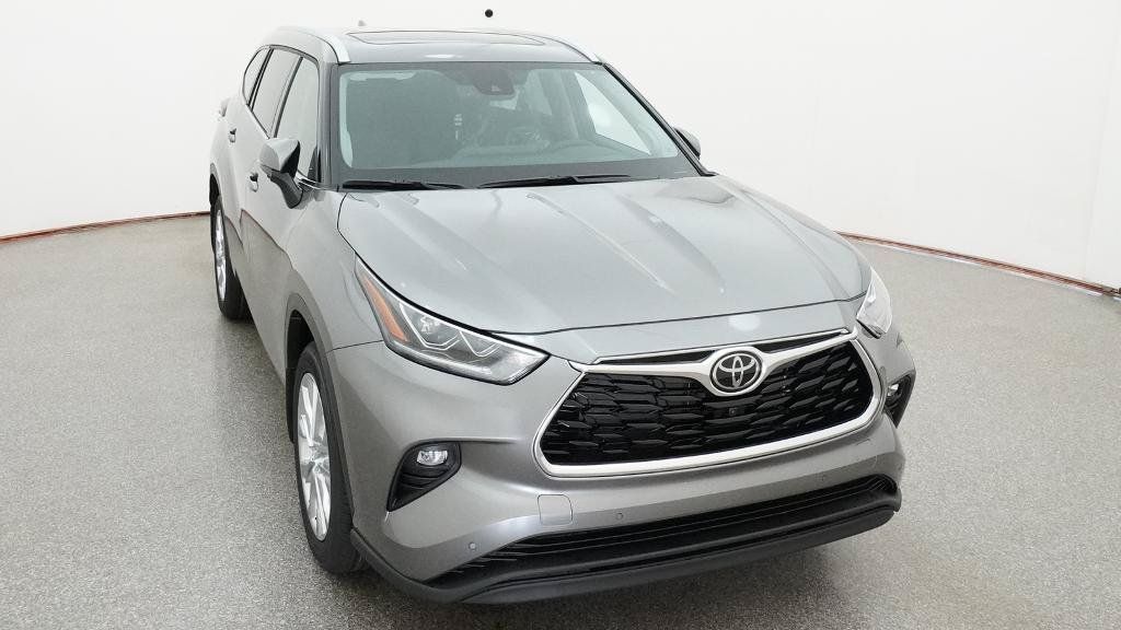 New 2026 Toyota Highlander Limited AWD/4WD image 17