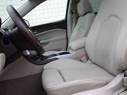 Used 2013 Cadillac SRX Luxury w/ Driver Awareness Package image 10