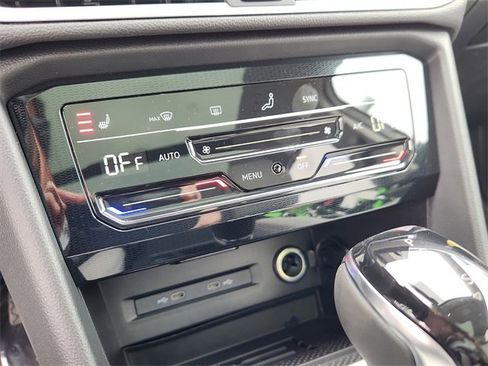 New 2025 Volkswagen Taos SE image 14
