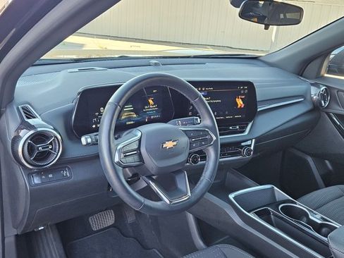 Used 2025 Chevrolet Equinox LT image 10