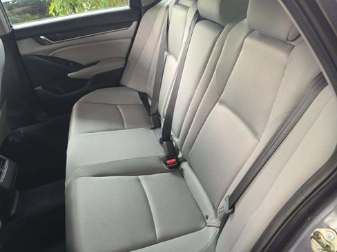 Used 2018 Honda Accord EX image 11