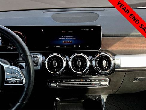 Used 2021 Mercedes-Benz GLB 250 4MATIC image 6