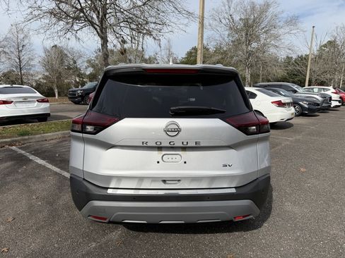 Used 2023 Nissan Rogue SV w/ SV Premium B Package image 5