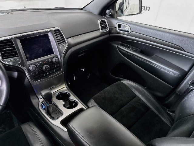 Used 2018 Jeep Grand Cherokee Altitude AWD/4WD image 22