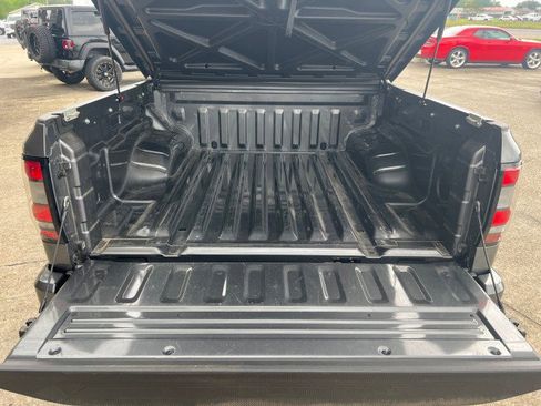 Used 2022 Nissan Frontier SV image 9