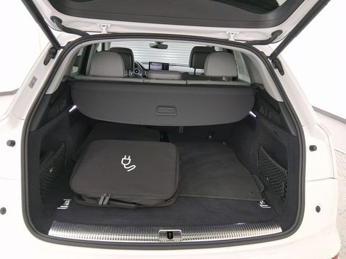 Used 2022 Audi Q5 e Premium w/ Convenience Package image 26