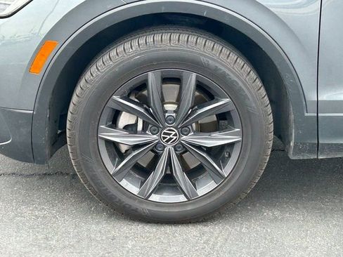 Used 2022 Volkswagen Tiguan SE image 12