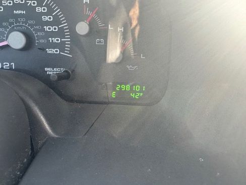 Used 2004 Ford Expedition XLT image 14