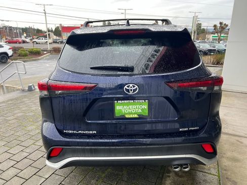 New 2026 Toyota Highlander XSE image 4