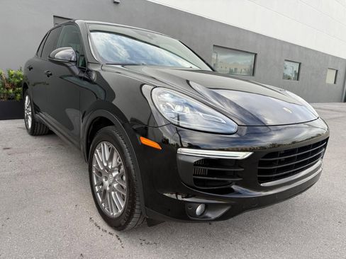 Used 2016 Porsche Cayenne S image 5