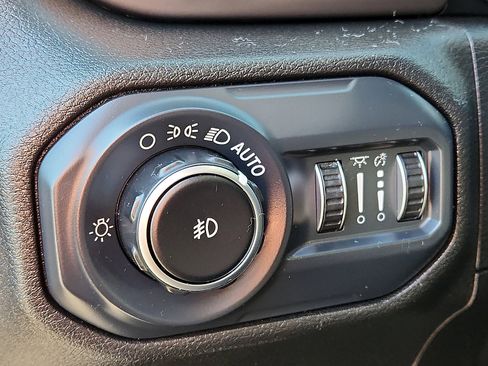 Used 2018 Jeep Wrangler Unlimited Sport S image 22