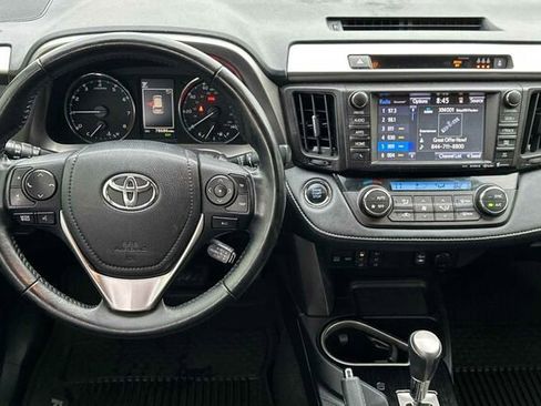 Used 2018 Toyota RAV4 Limited image 12