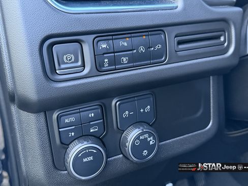 Used 2022 Chevrolet Tahoe RST w/ Luxury Package AWD/4WD image 19