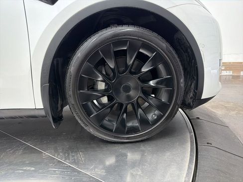 Used 2021 Tesla Model Y Long Range AWD/4WD image 9