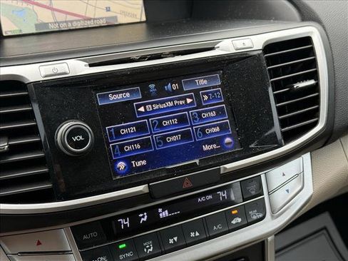 Used 2015 Honda Accord Touring image 14