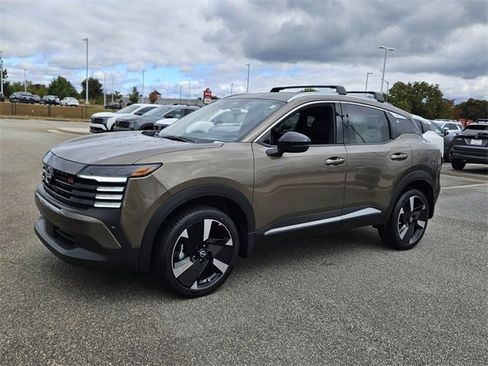 New 2026 Nissan Kicks SR image 3