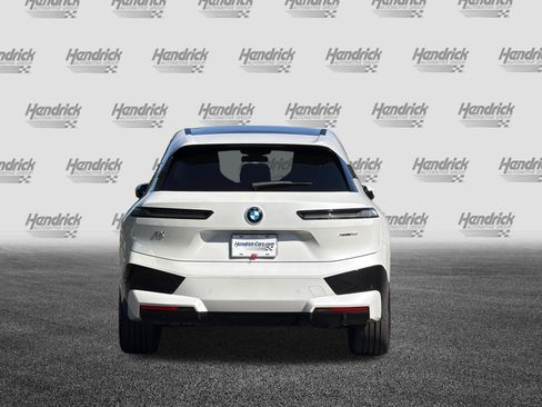 Used 2024 BMW iX xDrive50 w/ Sport Package AWD/4WD image 6