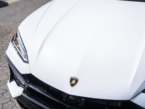 Used 2025 Lamborghini Urus SE AWD/4WD image 15