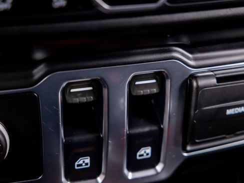 Used 2021 Jeep Wrangler Rubicon image 31