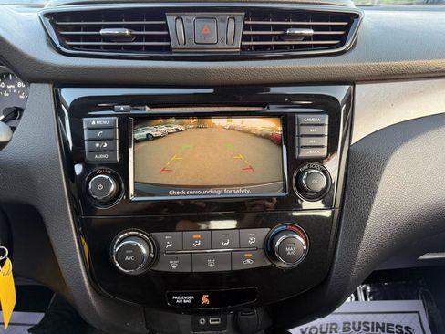 Used 2020 Nissan Rogue Sport S w/ Appearance Package FWD image 17