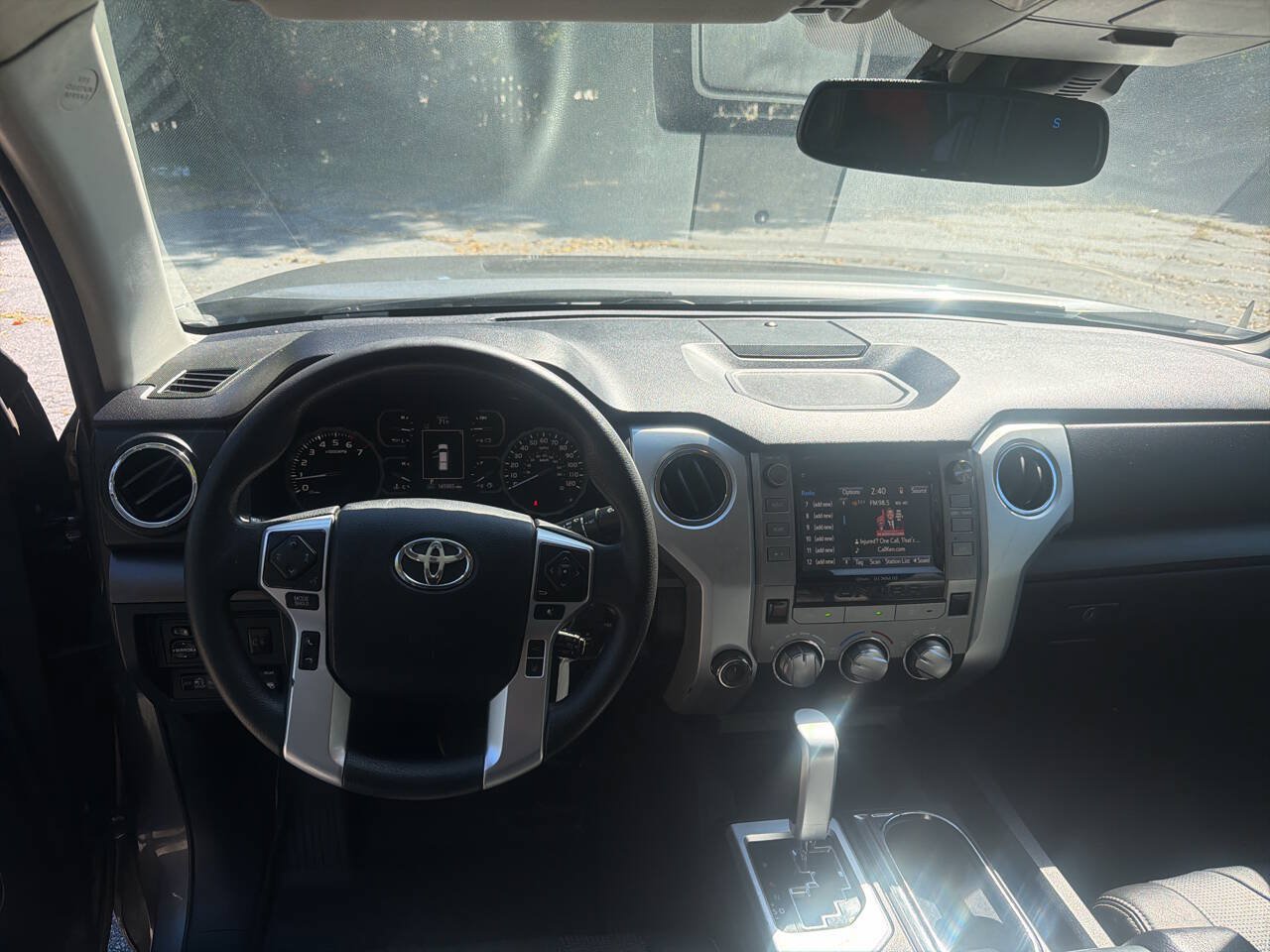 Used 2018 Toyota Tundra SR5 w/ SR5 Upgrade Package AWD/4WD image 18