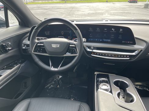 Used 2025 Cadillac Lyriq Luxury image 29
