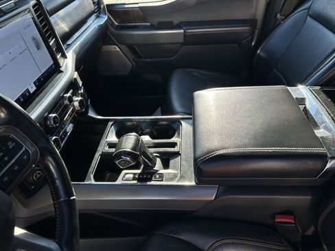 Used 2021 Ford F150 Lariat w/ Equipment Group 502A High image 31