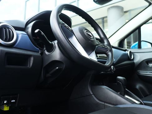 Used 2023 Nissan Versa SV image 39