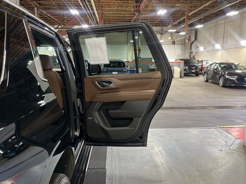Used 2021 Chevrolet Tahoe High Country w/ Premium Package AWD/4WD image 22