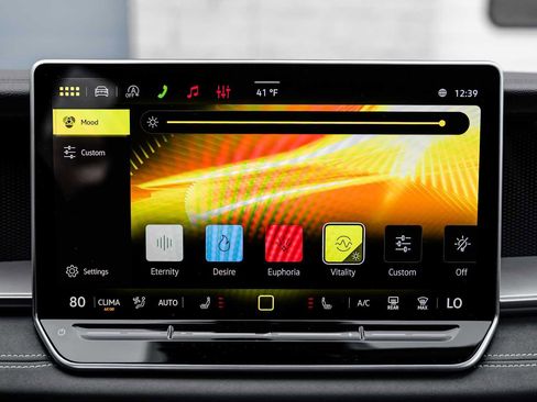 New 2026 Volkswagen Tiguan SE image 31