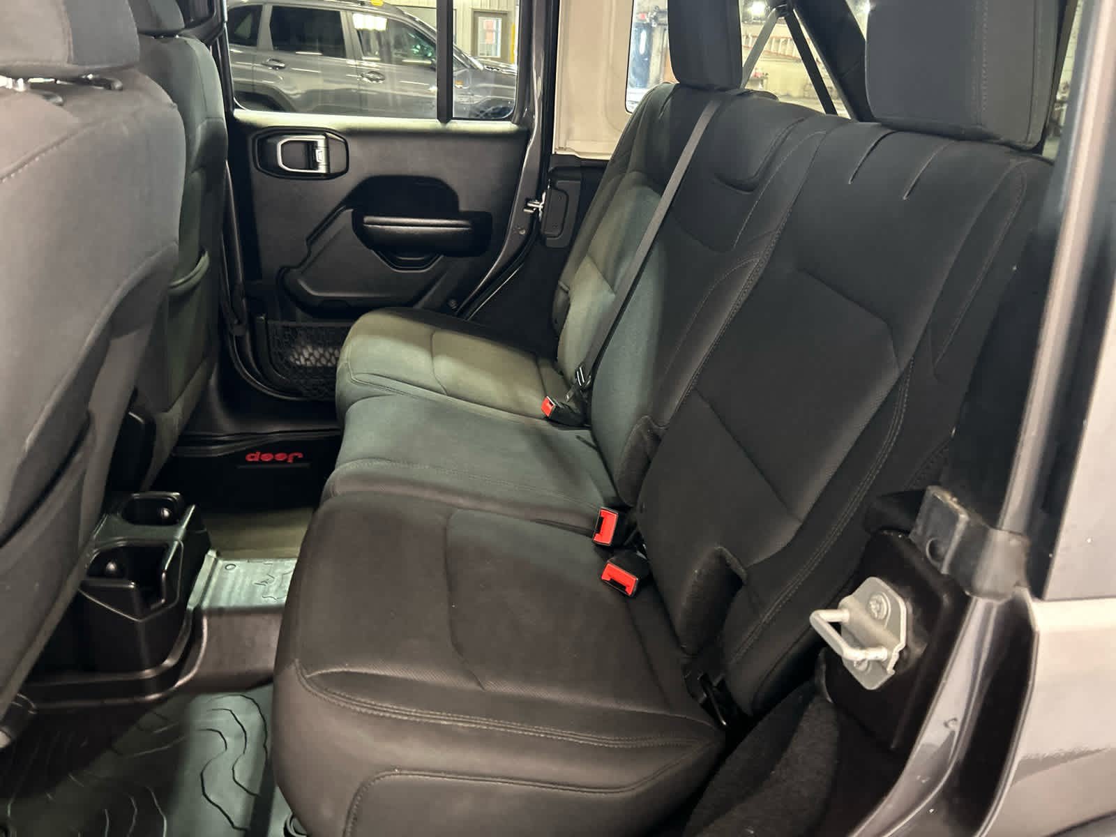 Used 2018 Jeep Wrangler Unlimited Sport S AWD/4WD image 10