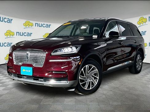 Used 2023 Lincoln Aviator Standard image 3