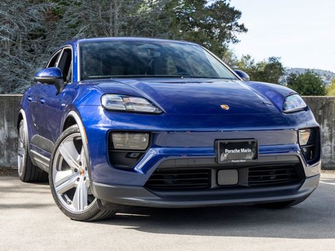 Used 2025 Porsche Macan 4 Electric AWD/4WD image 9