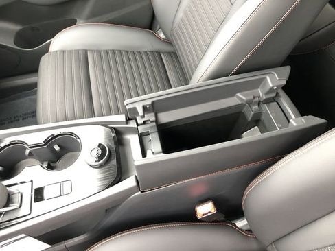 Certified 2025 Nissan Rogue SV image 24