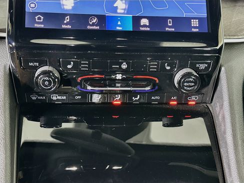 Used 2024 Jeep Grand Cherokee Limited AWD/4WD image 24
