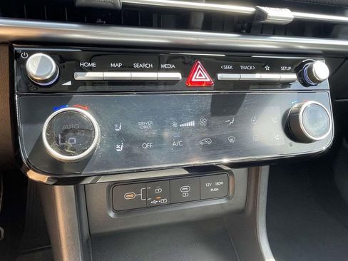 Used 2025 Hyundai Tucson Limited AWD/4WD image 23