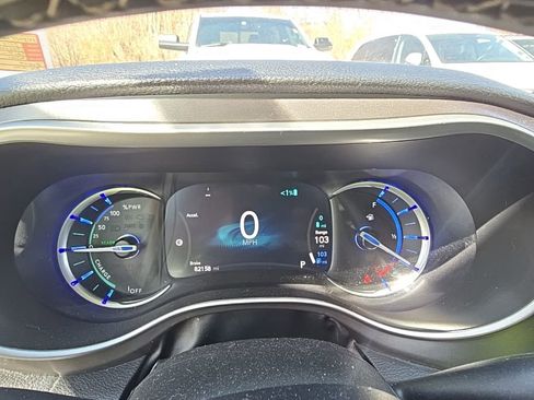 Used 2022 Chrysler Pacifica Touring-L image 21