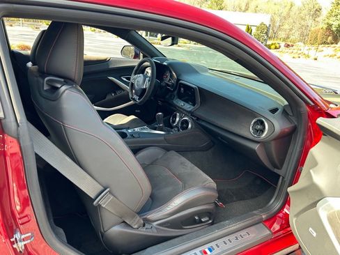 Used 2018 Chevrolet Camaro ZL1 image 41