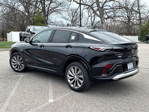 New 2026 Buick Envista Avenir image 3