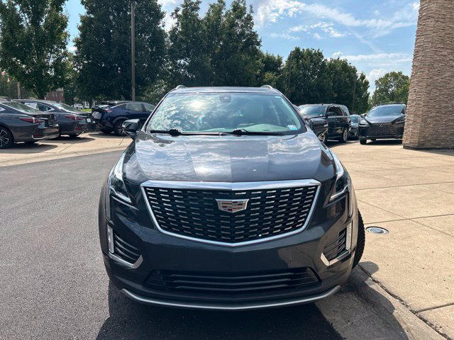 Used 2022 Cadillac XT5 Premium Luxury AWD/4WD image 2