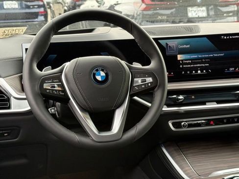 New 2026 BMW X5 xDrive50e w/ Climate Comfort Package image 25