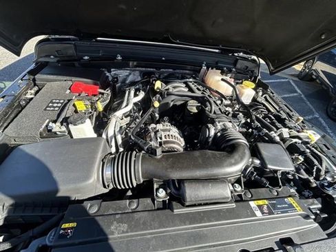 Used 2024 Jeep Gladiator Sport image 28