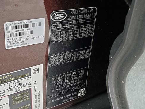 Used 2023 Land Rover Defender 130 SE image 27