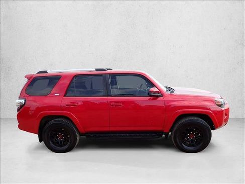 Used 2022 Toyota 4Runner SR5 AWD/4WD image 5