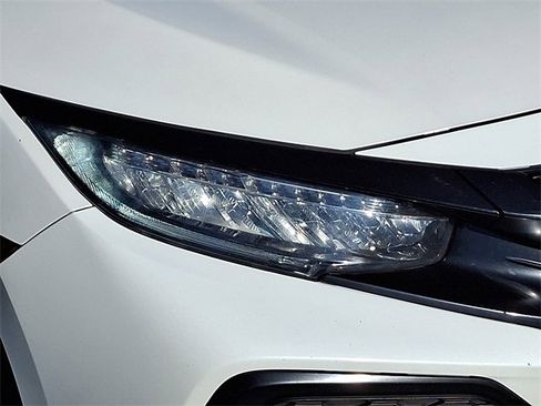 Used 2018 Honda Civic Sport Touring image 9