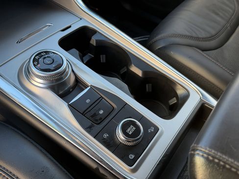 Certified 2022 Ford Explorer Platinum w/ Equipment Group 601A image 17