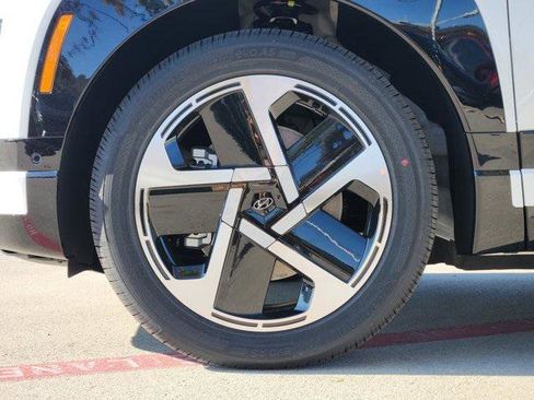 New 2026 Hyundai Ioniq 9 Limited image 7