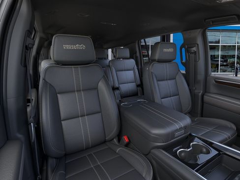 New 2025 Chevrolet Suburban High Country image 40