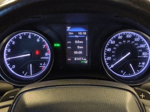 Used 2020 Toyota Camry SE w/ Convenience Package FWD image 23